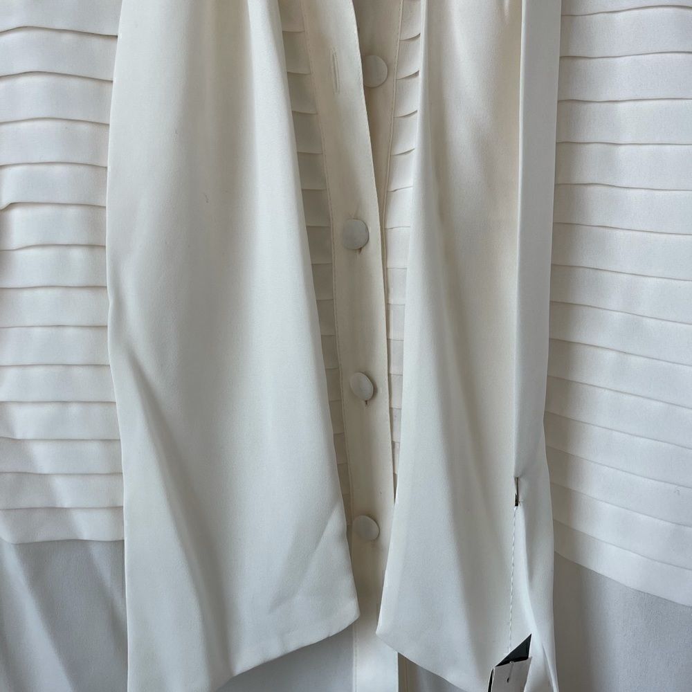 NWT Chaus Women’s Blouse Size 10 - Picture 3 of 6